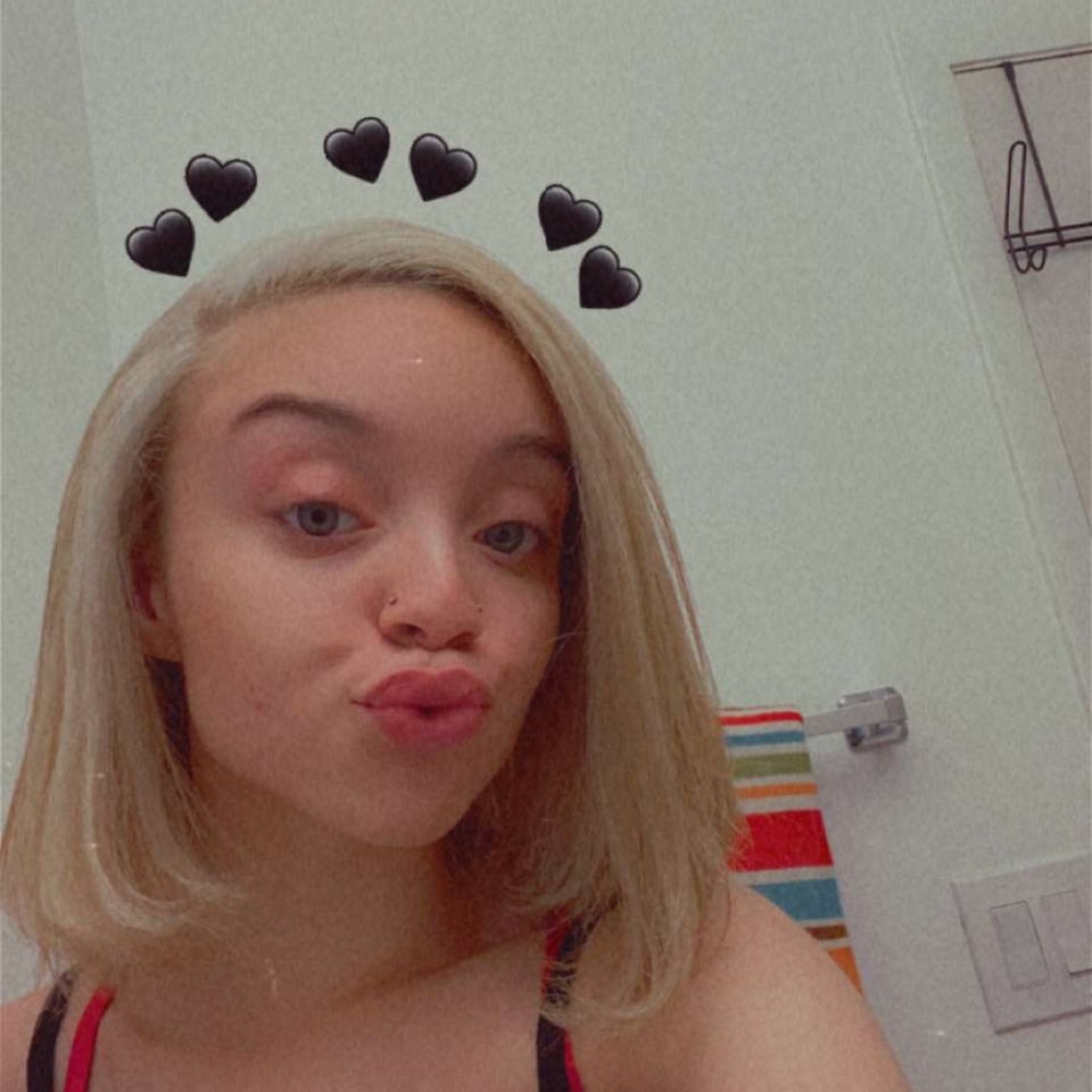 Meet your Posher, Falecia